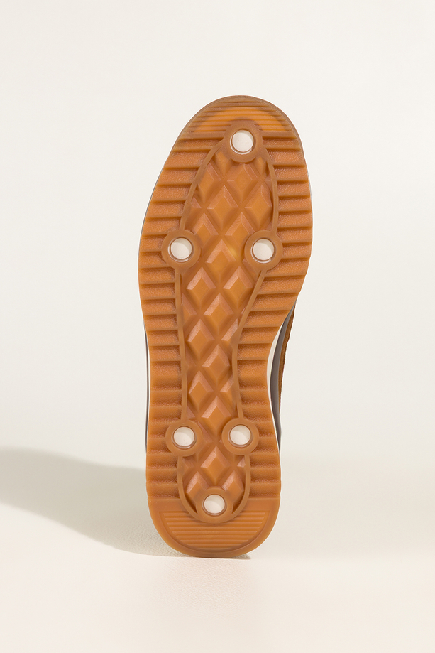Camelowe sneakersy damskie buty sportowe na żłobionej podeszwie sznurowane beżowe wstawki Carla U76-692