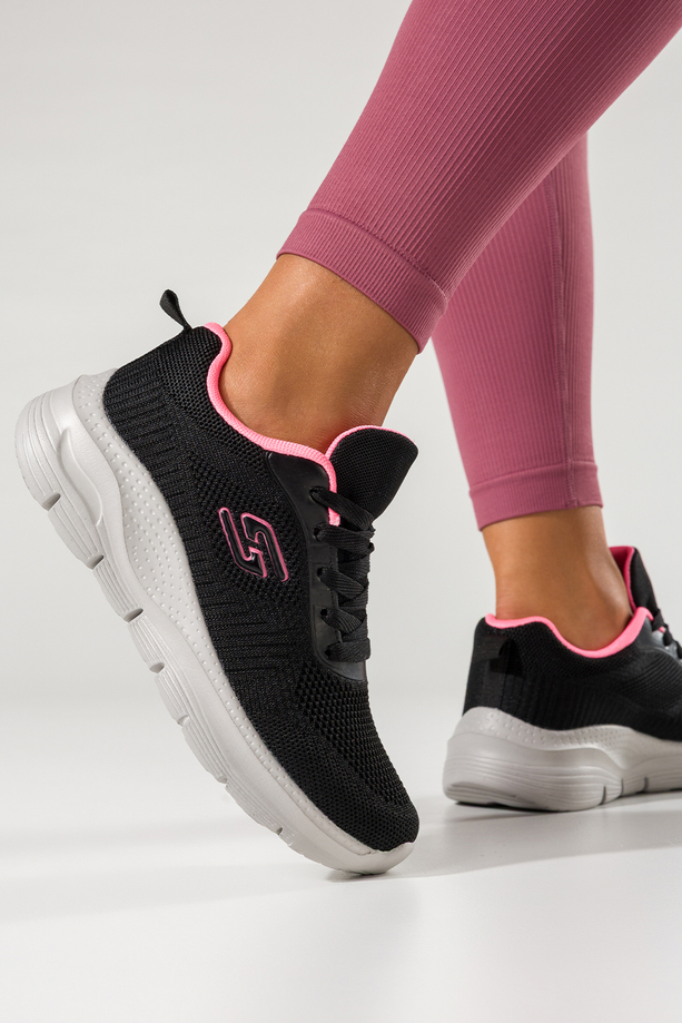 Czarne sneakersy damskie buty sportowe na fitness z perforacją szara platforma różowe wstawki sznurowane Casu JK9321-4