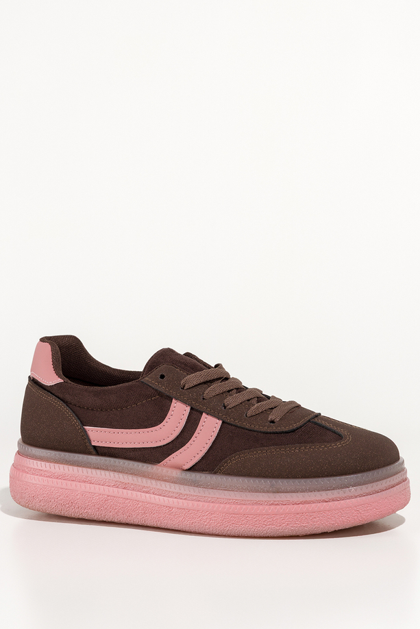 Brązowe sneakersy damskie buty sportowe na różowej platformie różowe wstawki sznurowane Carla 1000