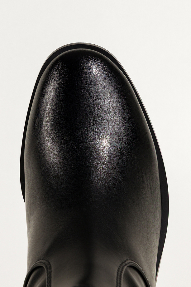 Czarne kozaki damskie obcas klocek ozdobny pasek ze stalową klamrą Casu D787-8