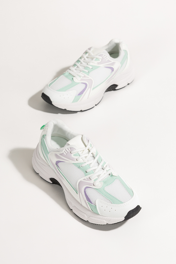 Białe sneakersy damskie buty sportowe na trening zielone i fioletowe wstawki sznurowane Casu ABO-1707