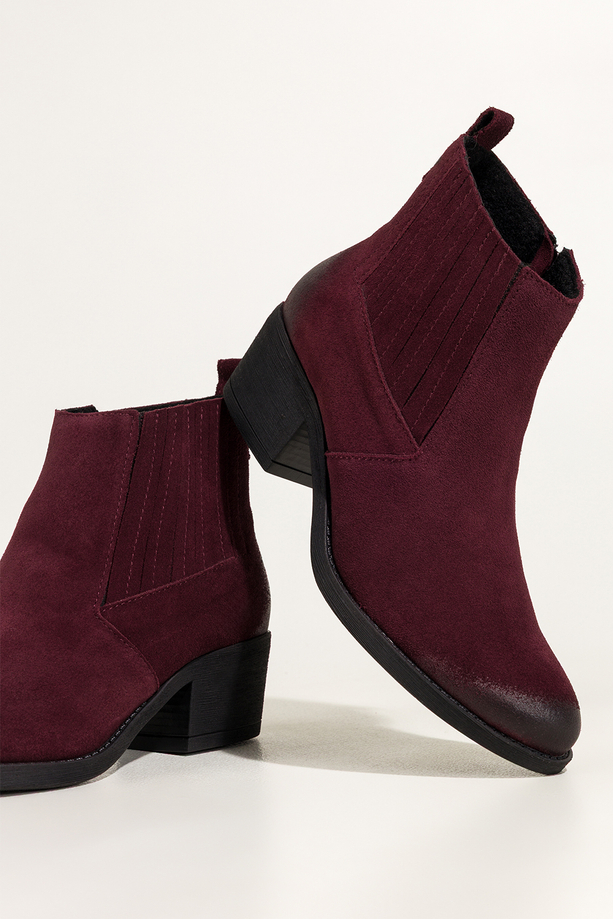 Bordowe botki skórzane damskie kowbojki na szerokim ściętym klocku guma w cholewce PRODUKT POLSKI Casu 39455