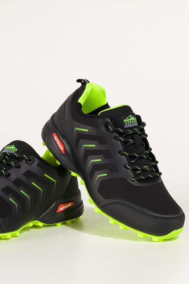 Czarne buty trekkingowe damskie buty sportowe softshell na bieżnikowanej podeszwie seledynowe wstawki sznurowane Carla EY82976-7
