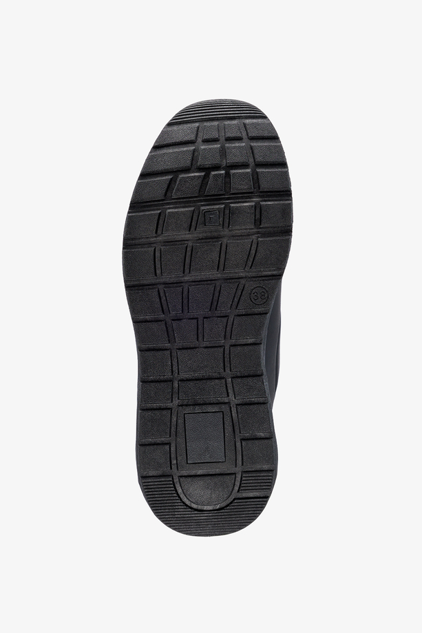Czarne sneakersy damskie buty sportowe na koturnie sznurowane grafika z motywem serca Casu SS108-2