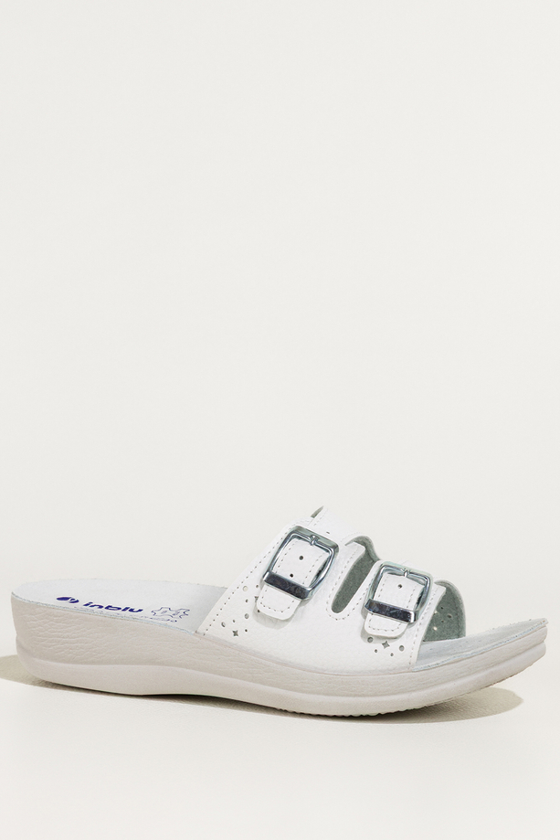 Białe klapki damskie Inblu sanitarne medyczne skórzana wkładka paski z klamrami EI99991Y