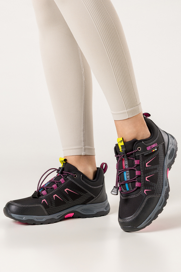 Czarne buty trekkingowe damskie buty sportowe na bieżnikowanej podeszwie z regulowaną elastyczną sznurówką softshell Casu 2213-9W