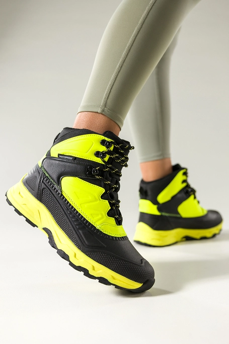 Czarne buty sportowe trekkingowe damskie wodoodporne na bieżnikowanej podeszwie sznurowane żółte wstawki Casu 7688-5D