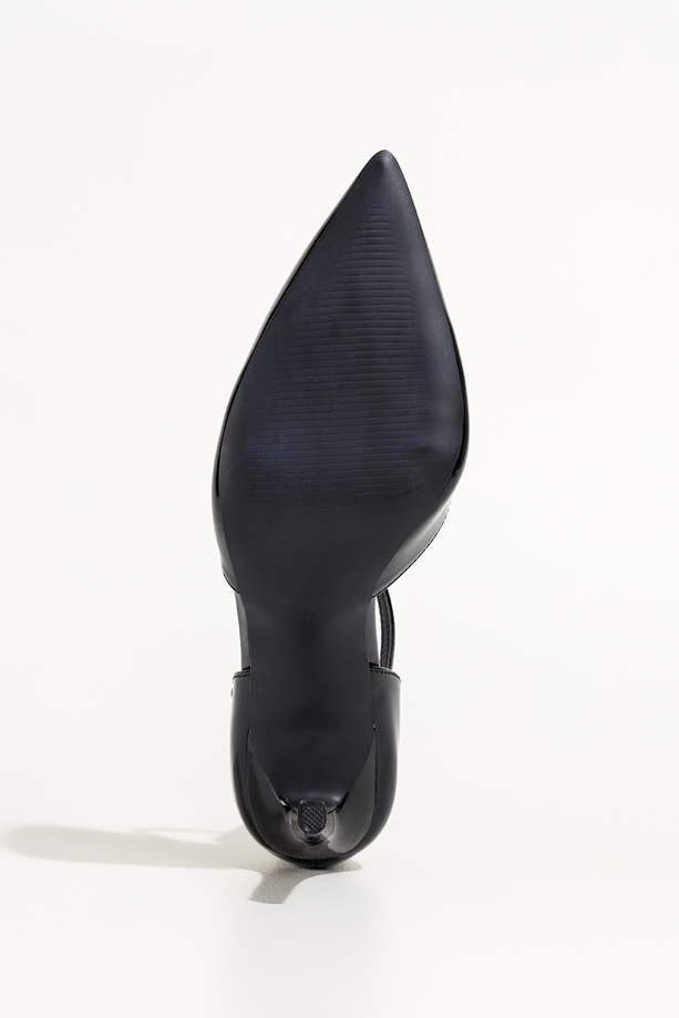 Czarne czółenka damskie szpilki lakierowane Carla 013