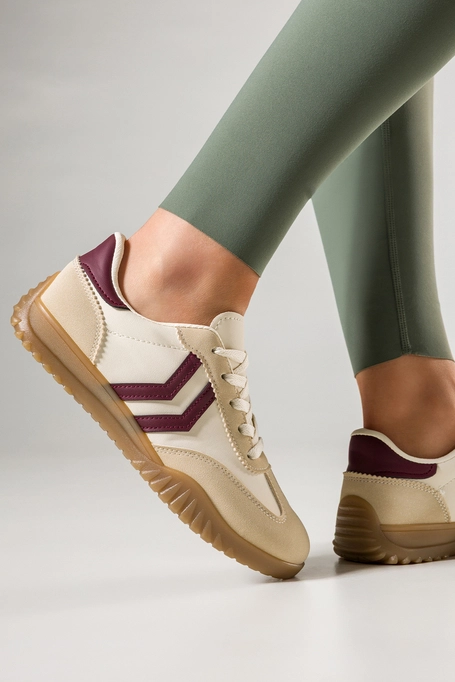 Kremowe sneakersy damskie buty sportowe na elastycznej płaskiej podeszwie ze żłobieniami sznurowane Casu X906-1