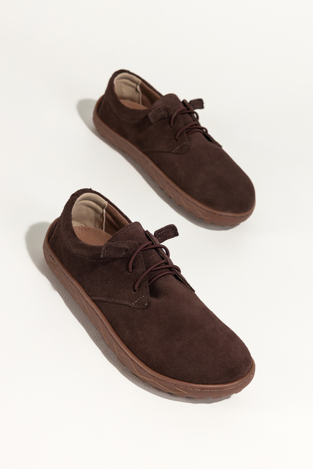 Czekoladowe buty barefoot skórzane damskie szerokie na elastycznej płaskiej podeszwie elastyczne czekoladowe sznurówki PRODUKT POLSKI Casu 89810