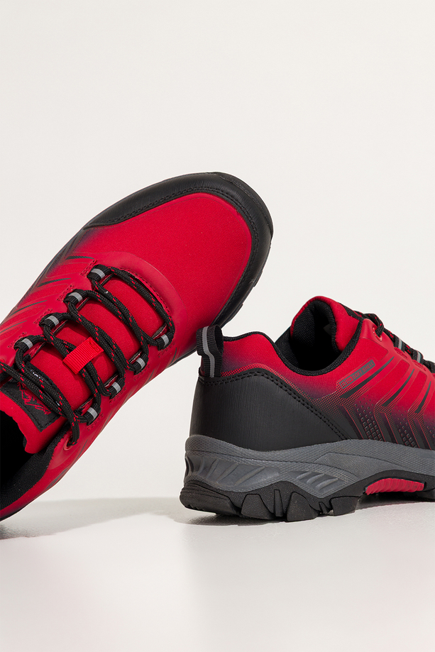 Czerwone buty trekkingowe damskie buty sportowe softshell na bieżnikowanej podeszwie czarne wstawki sznurowane Carla EY82933-5