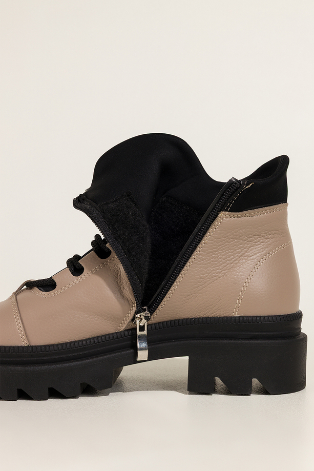 Beżowe botki skórzane damskie na bieżnikowanej podeszwie sznurowane PRODUKT POLSKI Casu A099