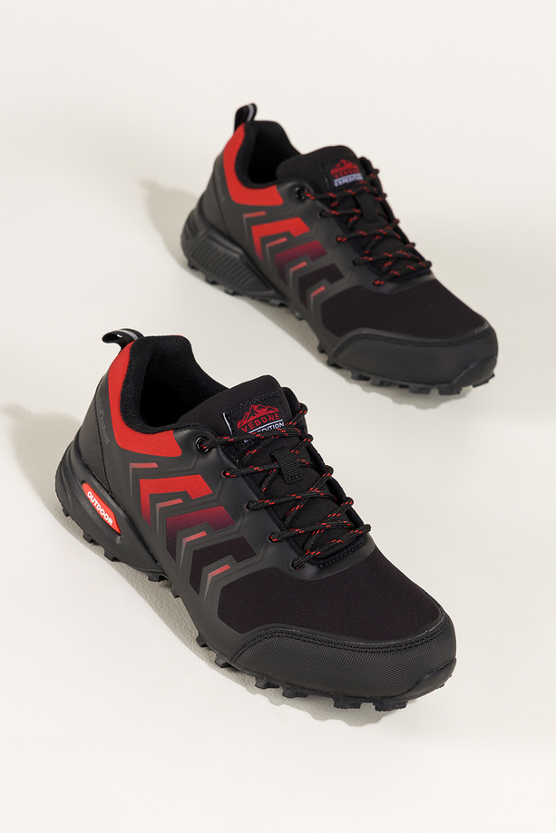 Czarne buty trekkingowe damskie buty sportowe softshell na bieżnikowanej podeszwie czerwone wstawki sznurowane Carla EY82976-5