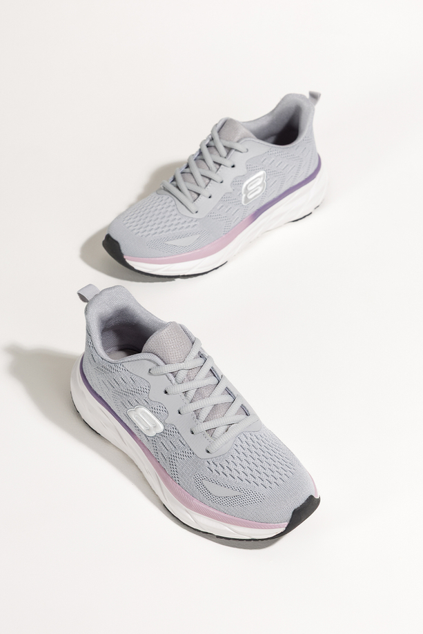 Szare sneakersy damskie buty sportowe na siłownię na białej platformie ze żłobieniami fioletowe wstawki sznurowane Casu GF-JX647