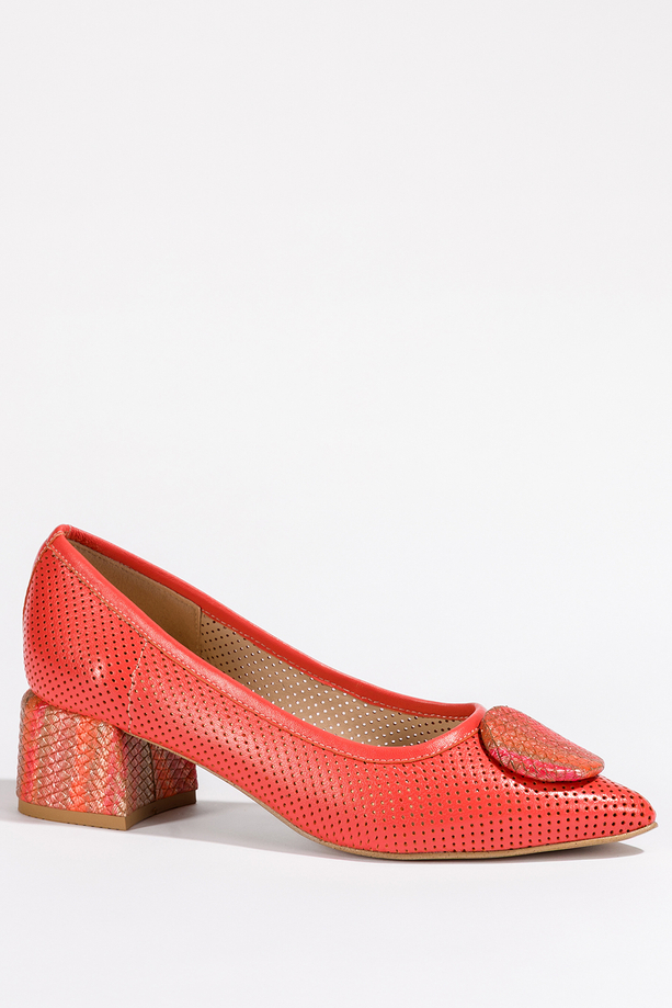 Pomarańczowe czółenka skórzane damskie ażurowe na klocu z ozdobą  PRODUKT POLSKI Casu 02207-2813-2756