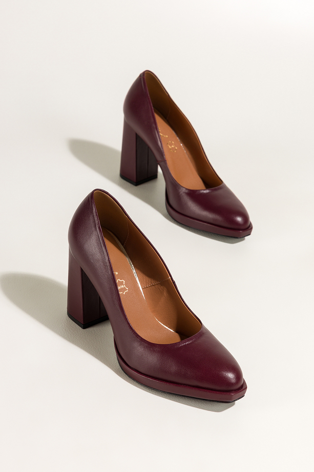 Bordowe czółenka skórzane damskie na słupku PRODUKT POLSKI Casu 7253-771