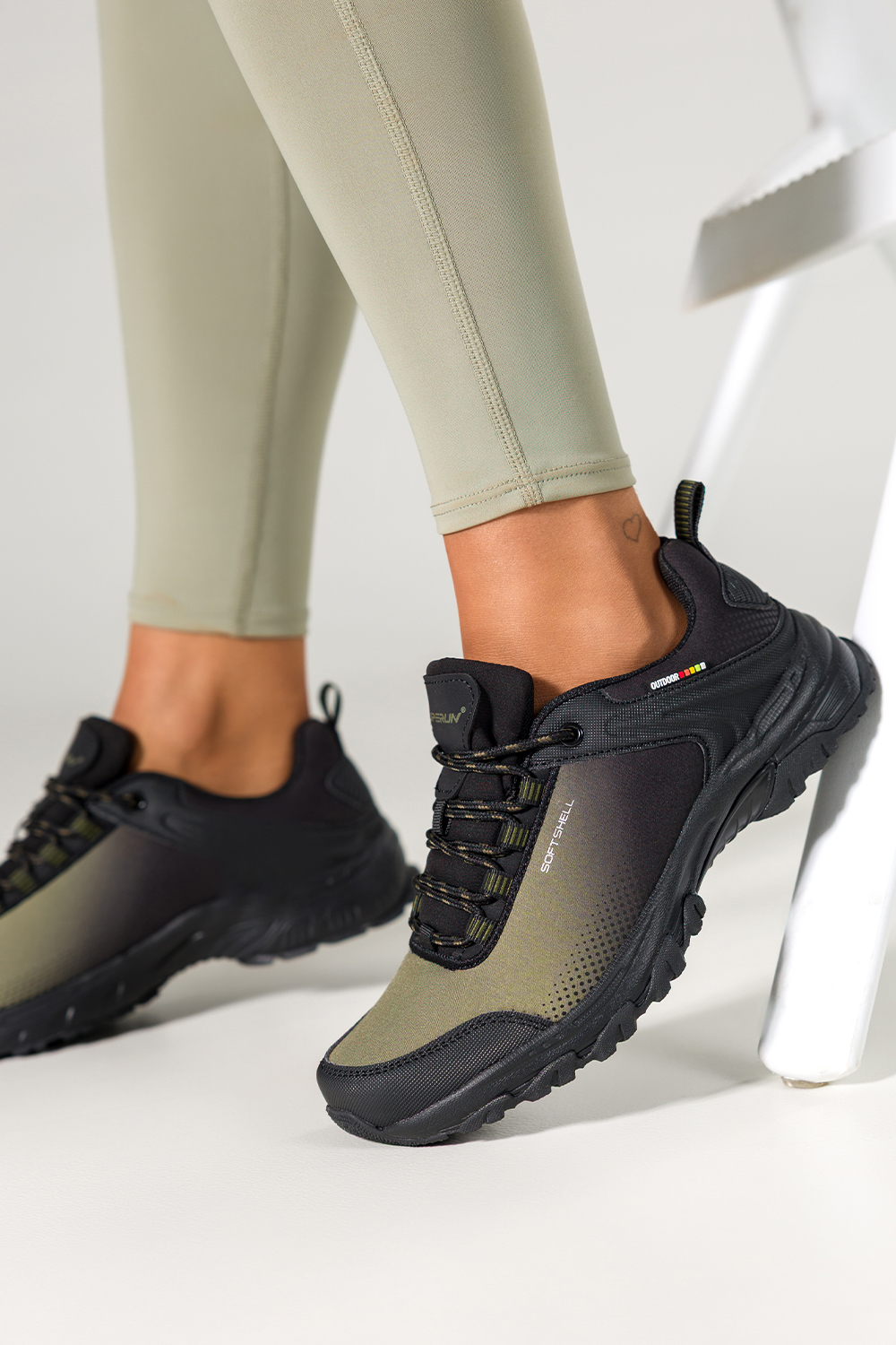 Zielone buty trekkingowe damskie buty sportowe softshell na bienikowanej podeszwie sznurowane Carl