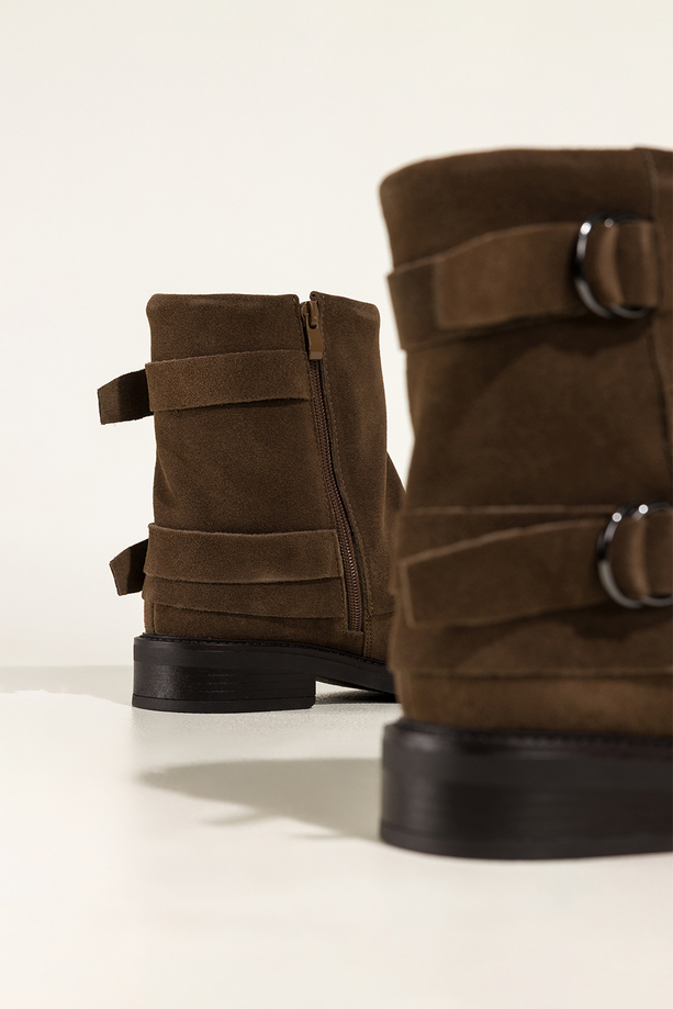 Brązowe botki skórzane damskie z szeroką cholewką Sergio Leone niski obcas regulowane paski na cholewce YG74443-H