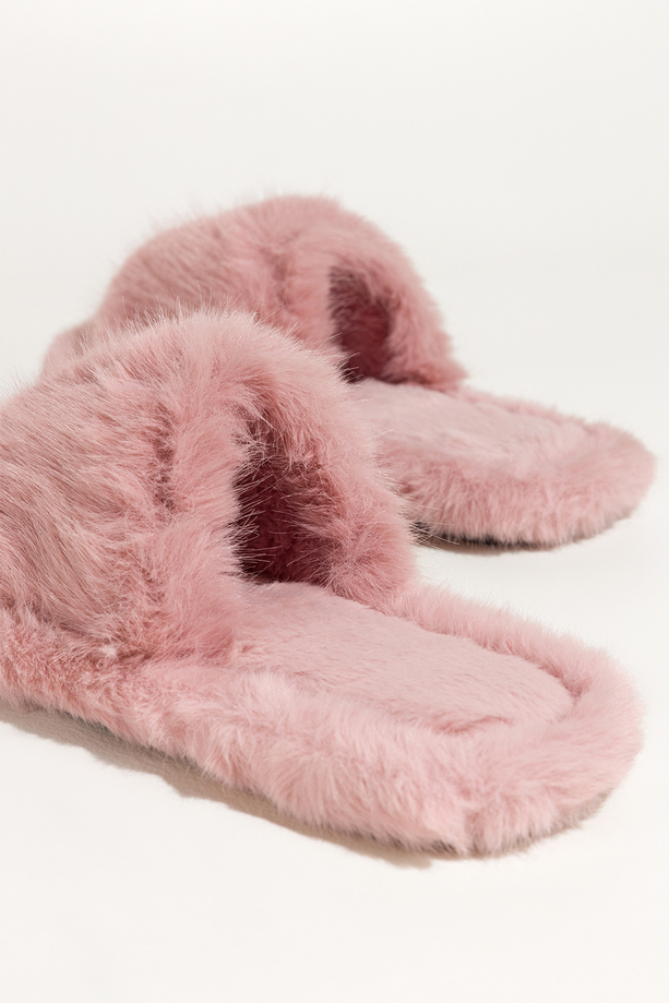 Różowe kapcie damskie obuwie domowe futrzane szeroki pasek z futerkiem Casu UO960