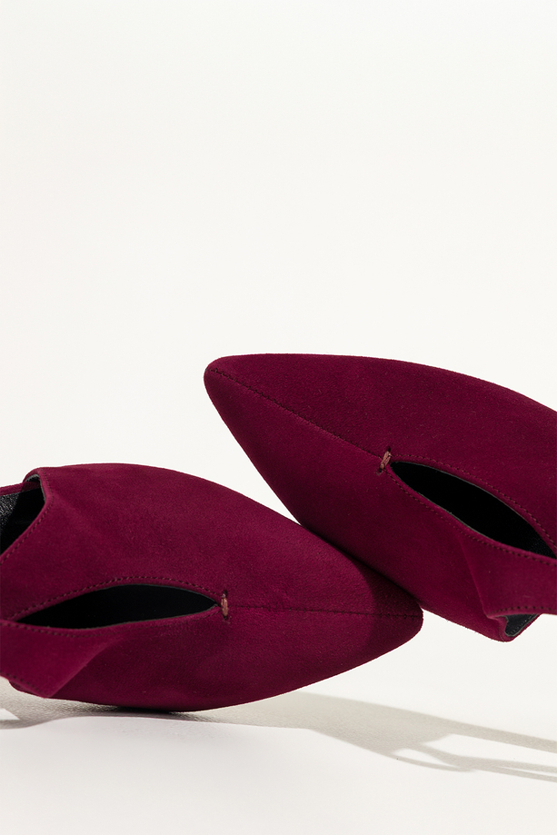 Bordowe czółenka skórzane damskie na ozdobnym klocku pasek wokół kostki PRODUKT POLSKI Casu 7690-656