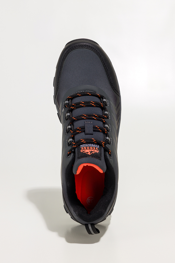 Szare buty trekkingowe damskie buty sportowe softshell na bieżnikowanej podeszwie pomarańczowe wstawki sznurowane Carla EY82933-3