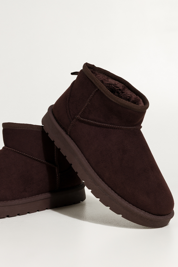 Czekoladowe śniegowce mukluki damskie na żłobionej platformie Casu 0836