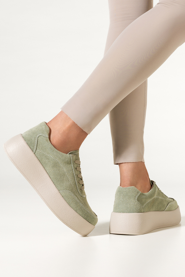 Zielone sneakersy skórzane damskie creepersy na platformie sznurowane Carla 2323