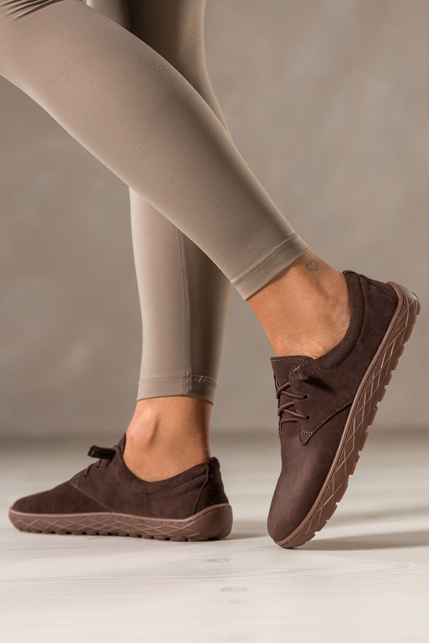 Czekoladowe buty barefoot skórzane damskie szerokie na elastycznej płaskiej podeszwie elastyczne czekoladowe sznurówki PRODUKT POLSKI Casu 89810