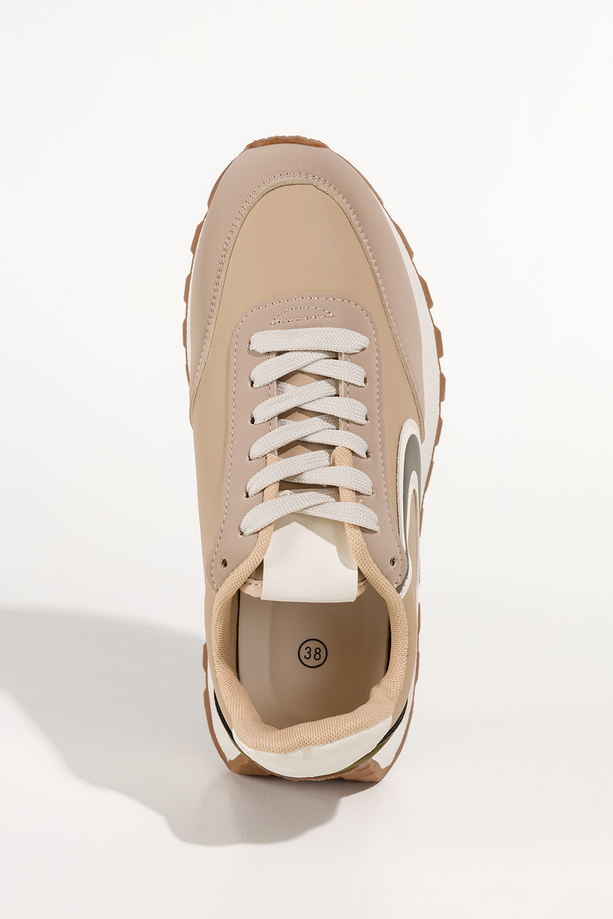 Beżowe sneakersy damskie buty sportowe na bieżnikowanej platformie sznurowane kremowe wstawki Casu 3969