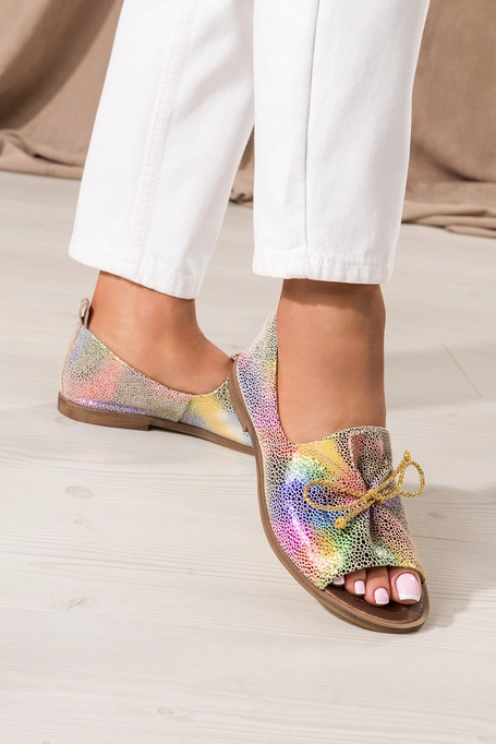 Wielokolorowe sandały skórzane damskie holograficzne zabudowane z kokardą PRODUKT POLSKI Casu 2660-092