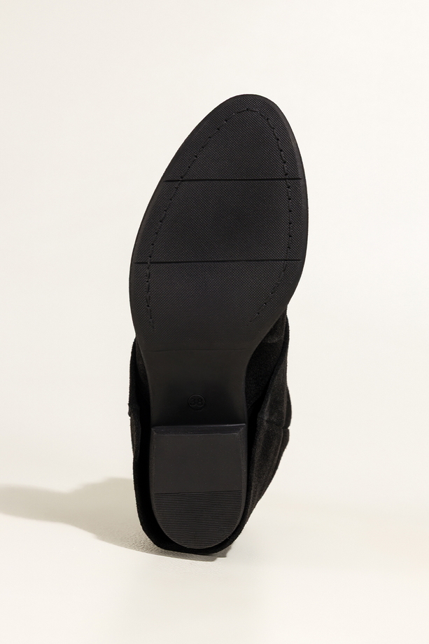 Czarne botki skórzane damskie kowbojki z szeroką marszczoną cholewką stalowa ozdoba ścięty obcas klocek PRODUKT POLSKI Casu 39454