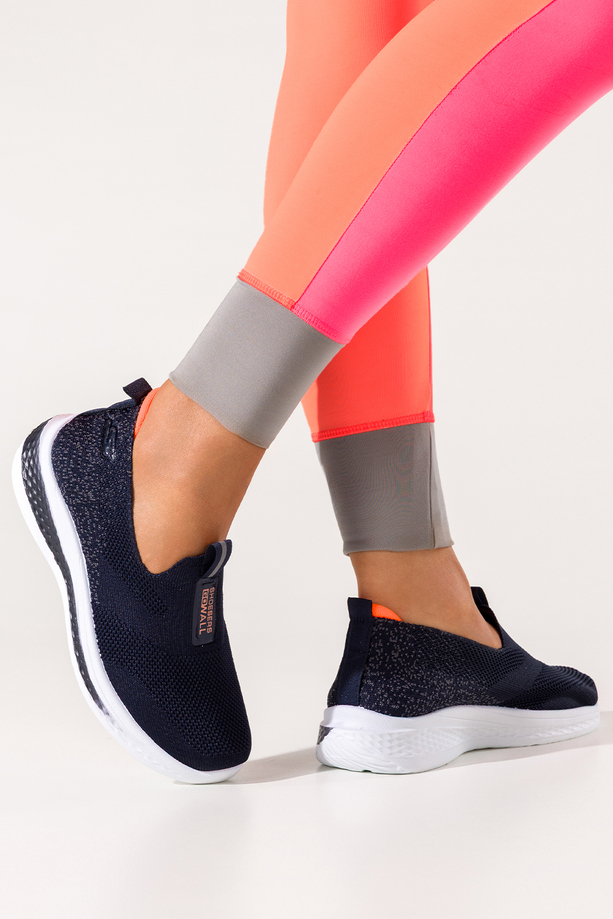 Granatowe sneakersy damskie buty sportowe slip on na fitness z perforacją biała elastyczna platforma wsuwane Carla DQ116B-4