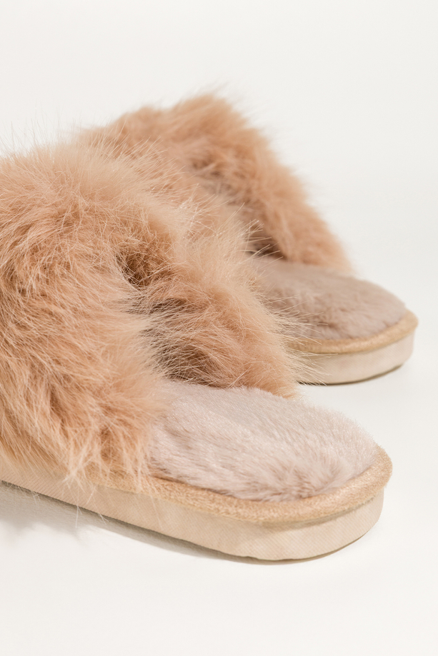 Beżowe kapcie damskie obuwie domowe z futerkiem Casu 7975-8