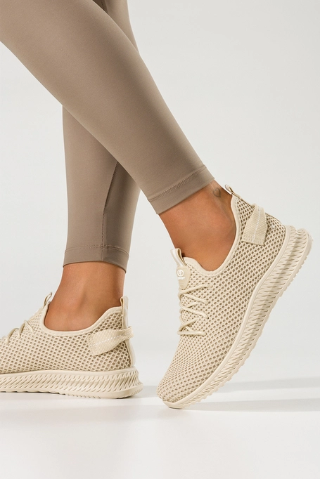 Beżowe buty sportowe damskie na fitness sneakersy na elastycznej podeszwie z perforacją sznurowane Carla NB726