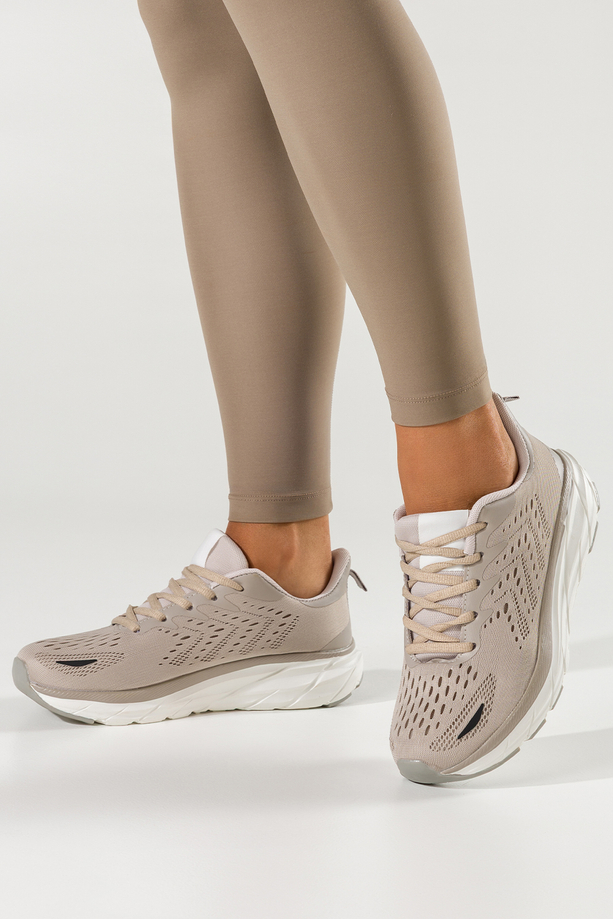 Beżowe sneakersy damskie buty sportowe do biegania na białej platformie ze żłobieniami sznurowane Casu BC109