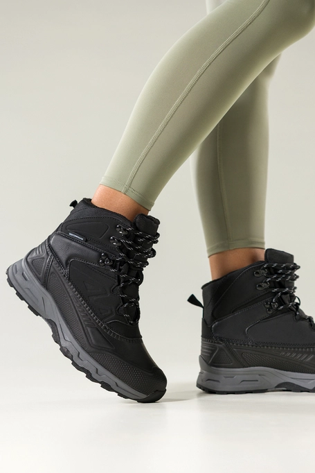 Czarne buty sportowe trekkingowe damskie wodoodporne na bieżnikowanej podeszwie sznurowane Casu 7688-8D