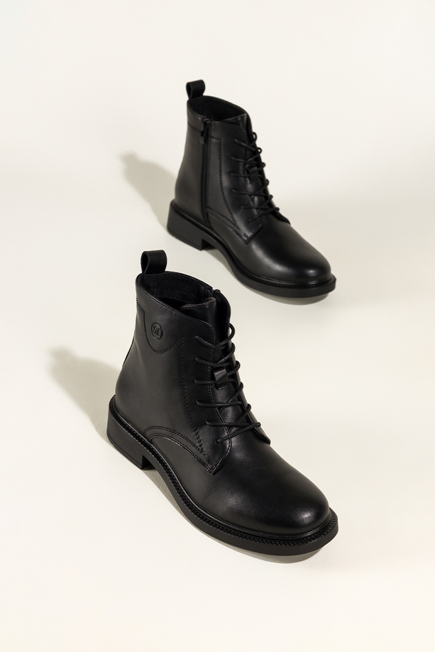 Czarne botki skórzane damskie Sergio Leone na szerokim klocku ozdobna podeszwa sznurowane YG74827-H