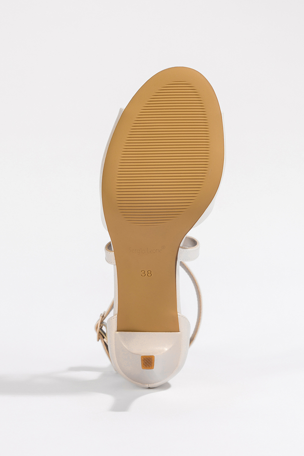 Złote sandały damskie szpilki satynowe Sergio Leone z zakrytą piętą paski na krzyż skórzana wkładka SK433-CA