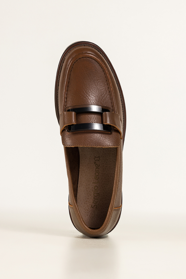Brązowe mokasyny skórzane damskie Sergio Leone na bieżnikowanej podeszwie czarna ozdoba na cholewce NP74833-H