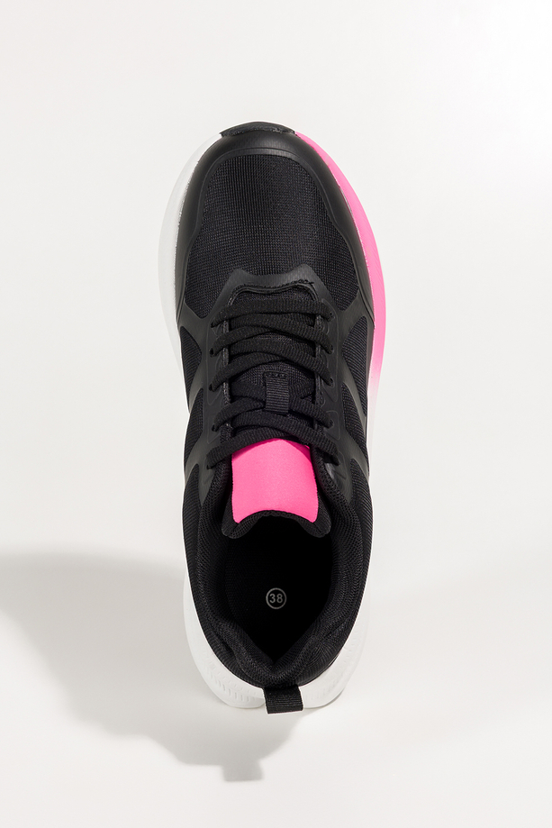 Czarne sneakersy damskie buty sportowe na siłownię biała platforma różowe wstawki sznurowane Casu 9026-1