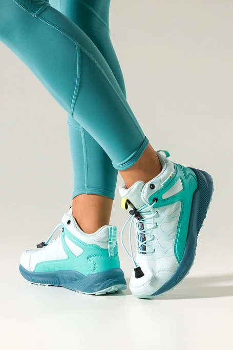 Jasnoniebieskie buty sportowe trekkingowe damskie wodoodporne na bieżnikowanej podeszwie z regulowaną elastyczną sznurówką turkusowe wstawki Casu 7493-3D