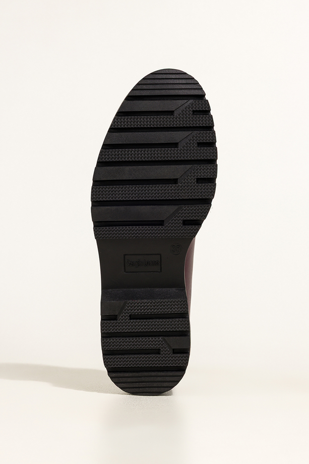 Bordowe mokasyny skórzane damskie Sergio Leone na bieżnikowanej podeszwie czarna ozdoba na cholewce NP74833-H