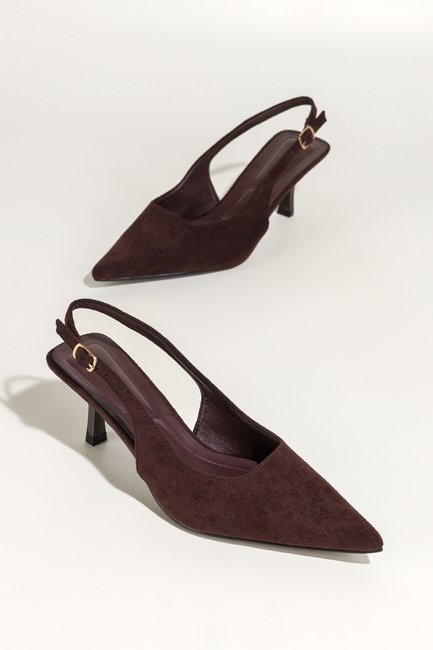 Czekoladowe czółenka damskie szpilki z odkrytą piętą obcas kieliszek pasek z elastyczna gumą Carla 11797