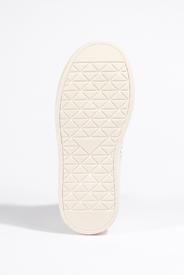 Kremowe sneakersy damskie creepersy koronkowe na platformie sznurowane Carla 6384-3