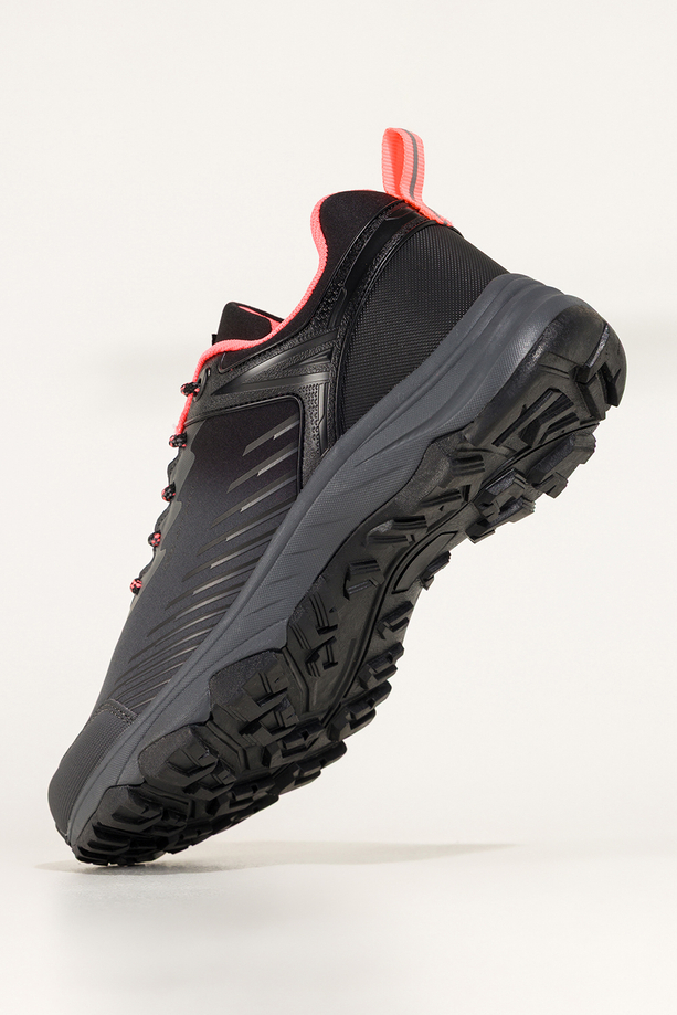 Ciemnoszare buty trekkingowe damskie buty sportowe softshell na bieżnikowanej podeszwie koralowe wstawki sznurowane Carla EY0976-6