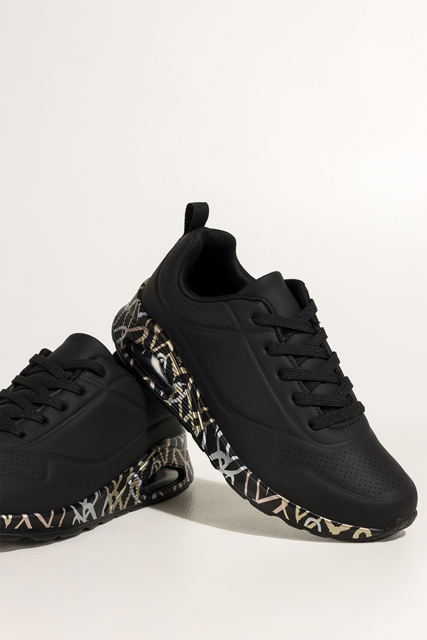 Czarne sneakersy damskie buty sportowe na koturnie z czarnym wzorem sznurowane Casu 0961-8