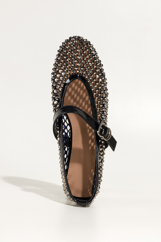 Czarne baleriny damskie Mary Jane z paskiem ażurowa cholewka z błyszczącymi ćwiekami Carla 7783