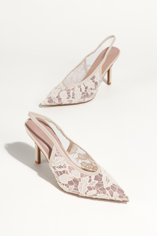 Beżowe czółenka damskie szpilki koronkowe odkryta pięta guma w pasku Carla S1-8844V