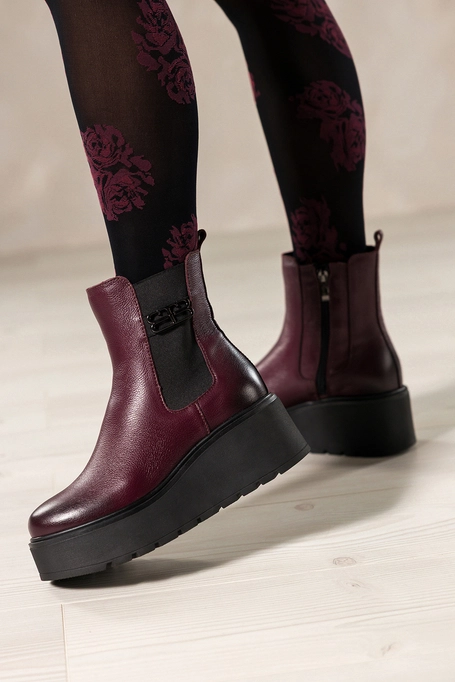 Bordowe botki skórzane damskie na bieżnikowanej platformie guma w cholewce stalowa ozdoba PRODUKT POLSKI Casu 39501