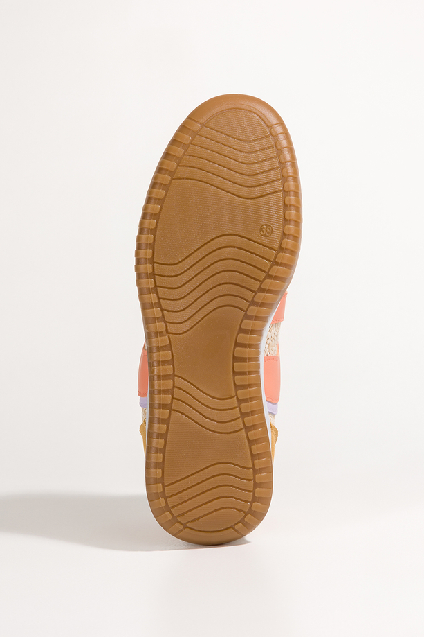 Wielokolorowe sneakersy damskie na elastycznej płaskiej podeszwie wstawki z plecionki sznurowanie Carla BL581P